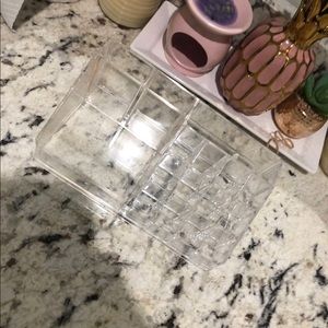 Makeup organizer